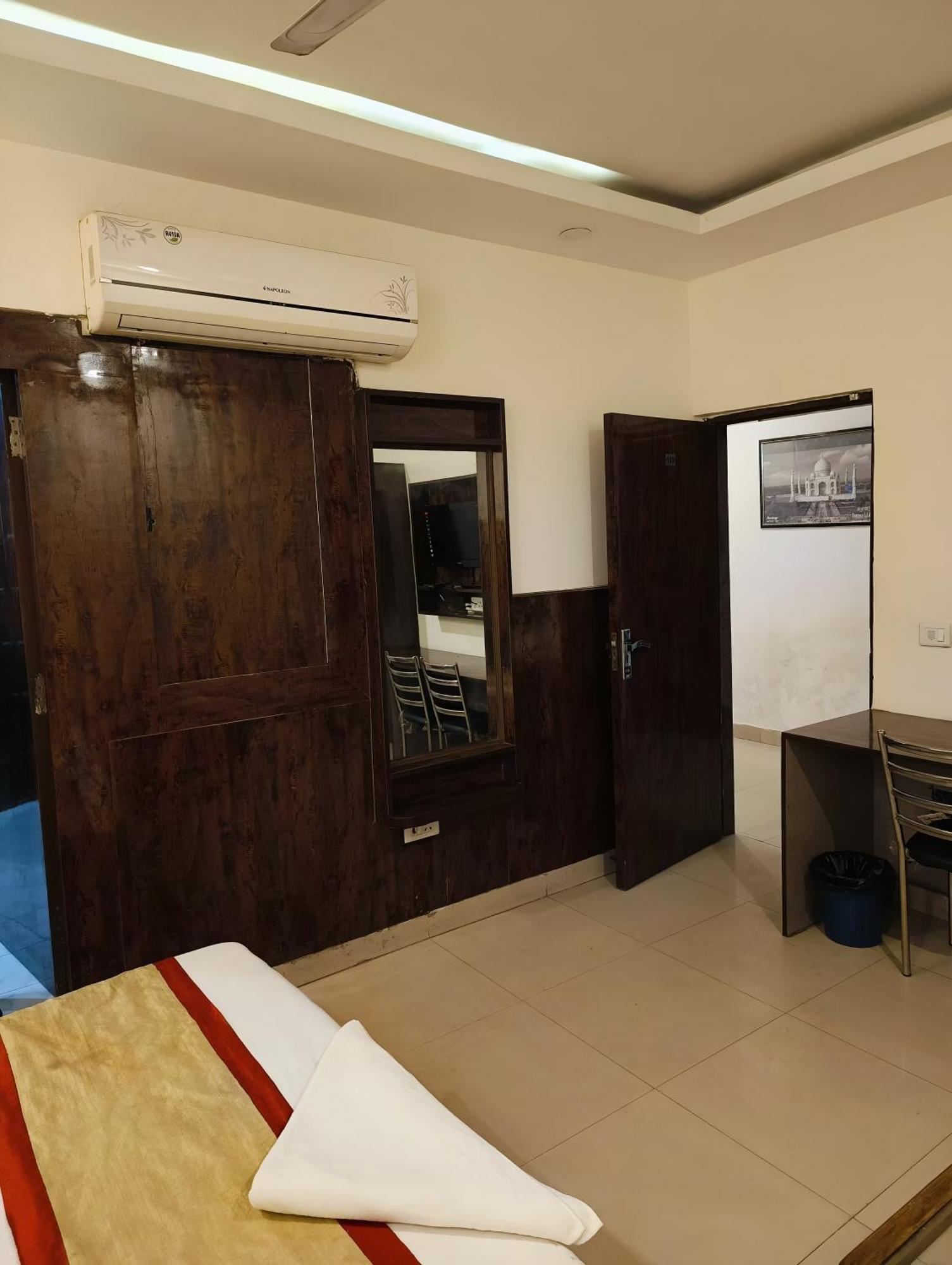 Airport Samara Inn Νέο Δελχί Εξωτερικό φωτογραφία